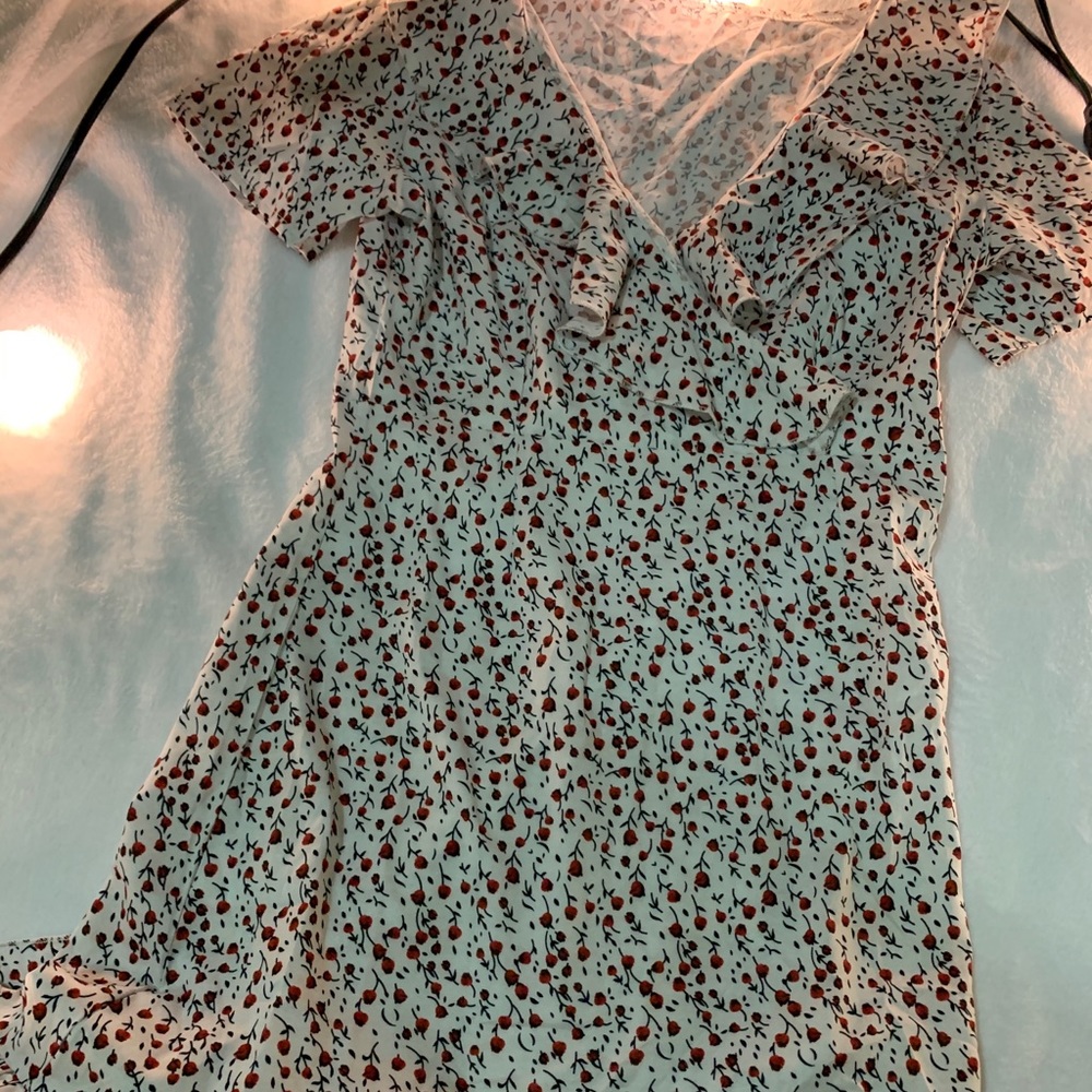 Floral white dress w red flowers